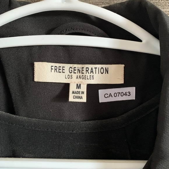 Black blazer - Picture 2 of 3